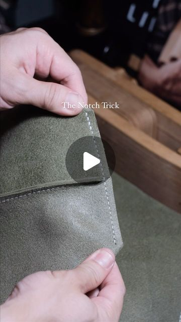 Canvas And Leather Tote Bag, How To Line A Leather Bag, Sewing A Leather Bag, Making A Leather Bag, Leather Sewing Techniques, Making Leather Bags Tutorials, Sewing Leather Bags, Making Leather Bags, Leather Purses Diy