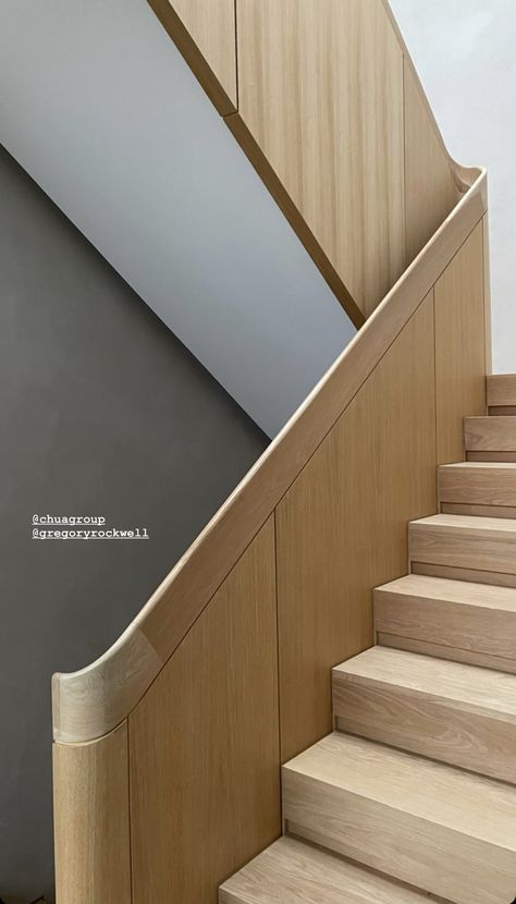 Stairs Handle, Wooden Staircase Railing, Spiral Stairs Design, Black Modern Kitchen, Staircase Interior Design, Kitchen Design Black, Staircase Handrail, Entry Stairs, Escalier Design