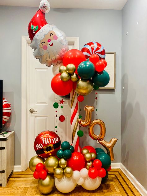 Christmas Party Backdrop, Balloon Bouquet Diy, Christmas Balloon Decorations, Holiday Balloons, Deco Ballon, Paper Christmas Decorations, Office Christmas Party, Diy Balloon Decorations, Balloon Arrangements