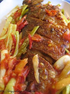 Pinoy Fish Recipe, Fish Recipe Filipino, Fish Escabeche, Pilipino Food Recipe, Escabeche Recipe, Sweet And Sour Fish, Sweet And Sour Recipes, Asian Seafood, Filipino Recipe