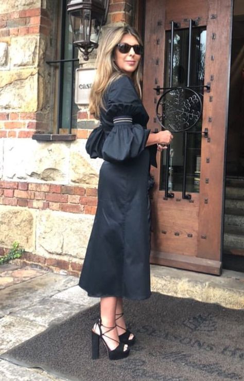 Nina Garcia. Nina Garcia Outfits, Nina Garcia Style, Nina Garcia, Edgy Classic, Famous Fashion, Lovely Clothes, Style Crush, Romantic Style, Ladies Fashion