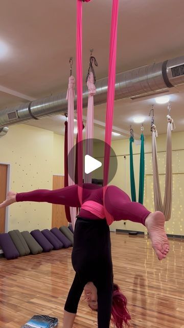 HollieJ_Sunshine| Hello Sunshine Yoga on Instagram: "Loving the new Queen @beyonce country song! #beyonce #texasholdem #aerialtricks #aerialhammock #aerialdance" Beyonce Country, Aerial Silks Beginner, Ariel Silks, Aerialist Workout, Queen Beyonce, Aerial Yoga Poses, Flexibility Routine, Aerial Hammock, Yoga Inspo