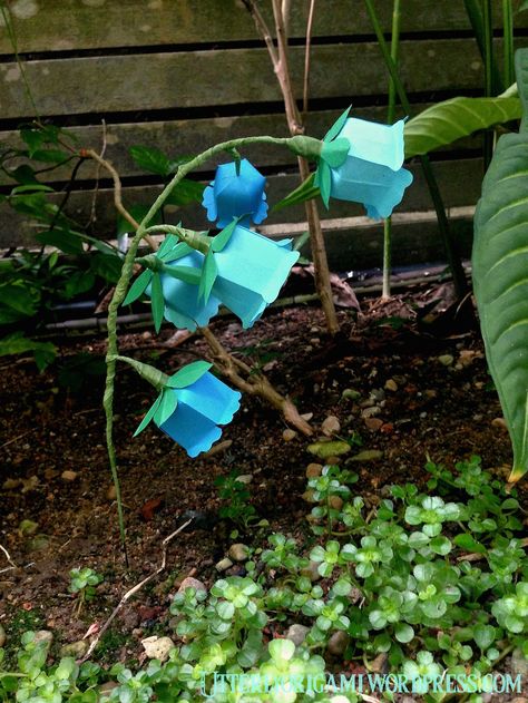 BOTW - Blue Nightshade by Utterlyorigami  #Nintendo #Utterlyorigami #breathofthewild #Link #Zelda #Bouquet #Flower #Crafts #Papercrafts #Paper #Bluenightshade #Blue #Bluebells #Nightshade Nightshade Flower, Flower Craft, Link Zelda, Bouquet Flower, Breath Of The Wild, Flower Crafts, Origami, Nintendo, Zelda