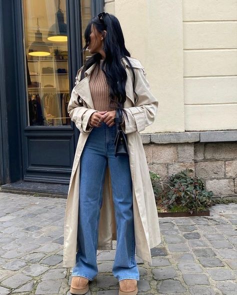 Polished Boho Style, Rainy Weather Outfits Winter, Nyc Spring Outfits 2023, London Outfit Ideas Spring, Rainy Day Fits, Rainy Days Outfit, Rainy Day Work Outfit, Cute Rainy Day Outfit, Rainy Spring Outfit