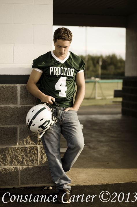 Senior Football Picture/ helmet/Jersey/guys senior picture Football Senior Photos, Football Senior Pictures, Senior Pictures Boys Outdoors, Senior Pictures Boy Poses, Senior Photos Boys, Football Poses, Senior Boy Photography, Senior Football, Sport Portraits