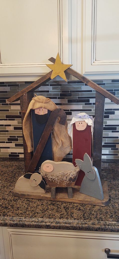 Nativity Yard Art, Outdoor Wood Nativity Diy, Wooden Block Nativity Set Diy, Diy Wood Nativity Scene, Wooden Nativity Diy, Pallet Nativity Scene, Christmas Nativity Scene Diy, Nativity Scene Diy, Scene Diy