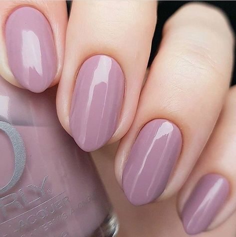 Mauve Gel Nails Ideas, Mauve Round Nails, Round Purple Nails, Mauve Almond Nails, Spring Round Nails, Mauve Purple Nails, Mauve Gel Nails, Dip Powder Nails Ideas Spring, Girls Nail Designs