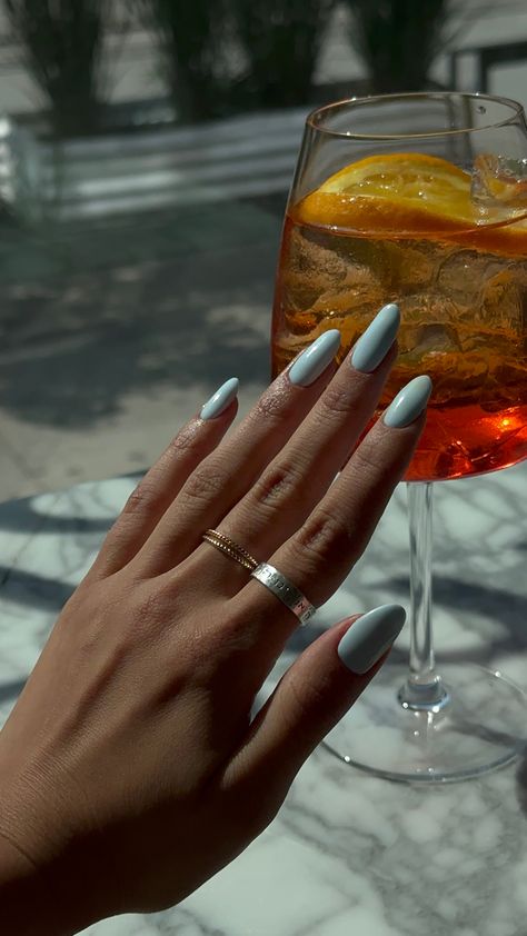 Summer nail inspo, chrome nails, glazed doughnut nails, almond shape nails, blueberry milk nails, sofia richie nails, nail goals Blueberry Milk Nails Sofia Richie, Sophia Richie Nails, Sofia Richie Nails, Glazed Doughnut Nails, Doughnut Nails, Nail Inspo Chrome, Blueberry Milk Nails, Blue Nail Inspo, Light Blue Nail