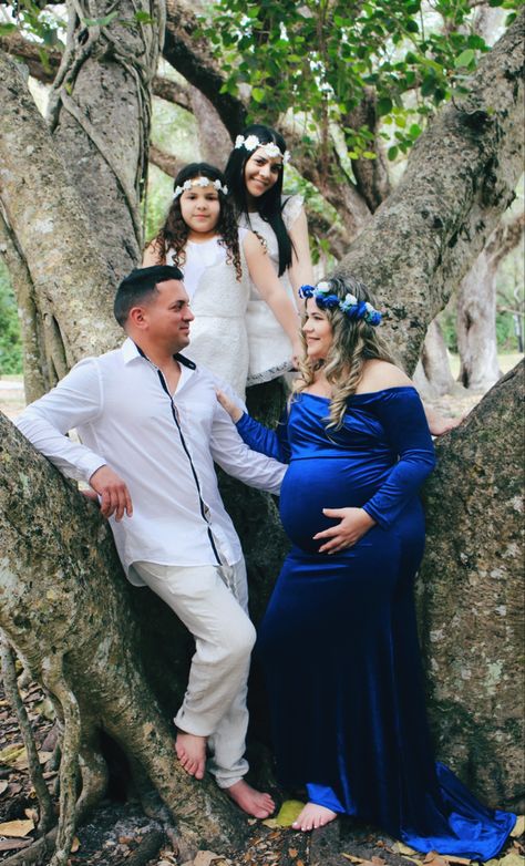 Family picture maternity photoshoot girls baby boy blue velvet maternity dress crown of flowers Family in a tree Family Pregnancy Photoshoot, Royal Blue Velvet Dress, Announcement Pictures, Baby Announcement Pictures, Studio Photos, Blue Velvet Dress, Family Of 4, Family Picture, Maternity Photoshoot