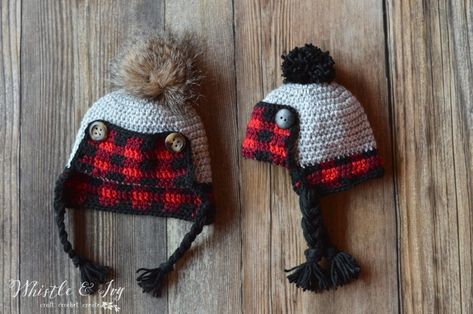 FREE Crochet Pattern: Crochet Baby Plaid Trapper Hat | Make this adorable rustic plaid hat for baby this winter! Includes three sizes. Trapper Hat Crochet, Trapper Hat Pattern, Check Crochet, Crochet Plaid, Children Hats, Crochet Caps, Crochet Baby Blanket Beginner, Plaid Crochet, Plaid Hat