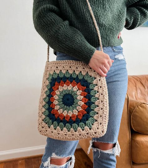 How To Make Not Your Granny's Crochet Tote Online | JOANN Things Made With Granny Squares, Easy Crochet Granny Square Bag, Bag Crochet Granny Square, Crochet Ideas For Women, Granny Square Bag Tutorial, Free Purse Crochet Patterns, Easy Granny Square Projects, Things To Make With Crochet, Crochet Ideas Granny Squares