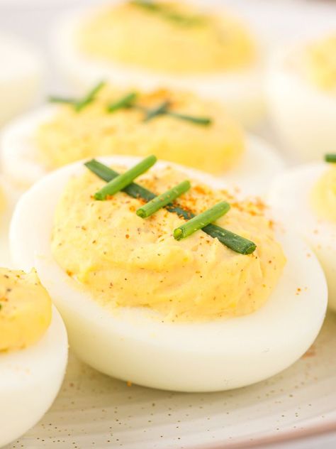 A close up picture of a deviled egg that is made to look like a football. Ground Beef Spaghetti Sauce, Coconut Cheese, Homemade Spaghetti Sauce Easy, Football Recipes, Crispy Honey Chicken, Garlic Parmesan Pasta, Peeling Hard Boiled Eggs, Orange Baking, Hibiscus Tattoo