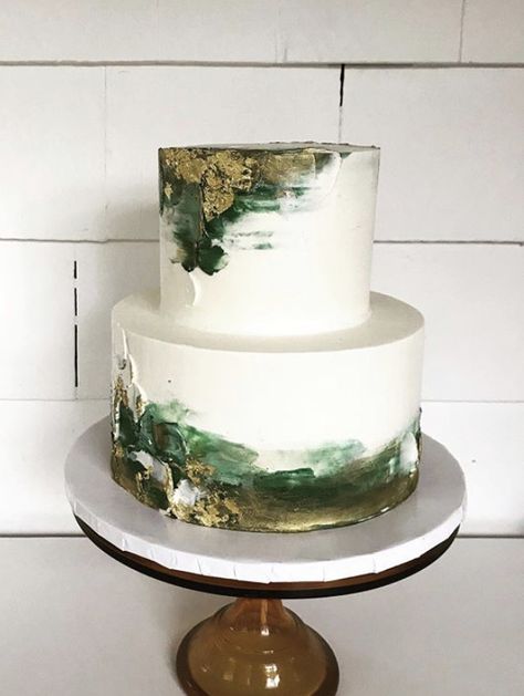 3 Tier Green And Gold Cake, Wedding Cakes Dark Green, Wedding Cake Designs Green, Wedding Cake Dark Green, Green And Brown Cake, Hunter Green Cake, Green Marble Wedding Cake, Emerald Green Cake Birthday, Dark Green Birthday Cake