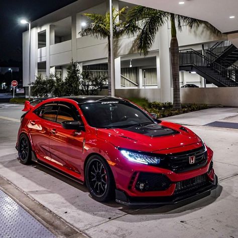 🔺HONDA & ACURA PAGE🔻 on Instagram: “Tag the owner 🔥🔥🔥🔥!! __________________________ ➡️Follow us @honda_loyalty ➡️Follow @accordgram ➡️Powered by @vraceworks…” Cool Honda Civic, Honda Interior Ideas, Honda Civic Red Interior, Honda Civic Sport Hatchback, Civic G10, Honda Sports Car, Tt Car, Best Cars For Teens, Honda Civic 2017