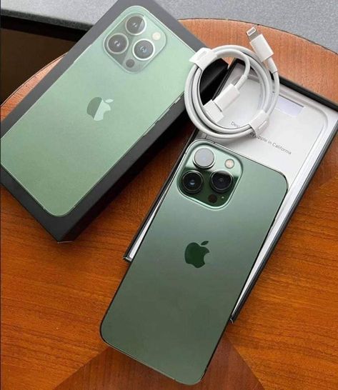 Iphone 13 Pro Max Green Aesthetic, Iphone 13 Pro Max Green, Hp Iphone, Alpine Green, Apple Technology, Green Iphone, Case Aesthetic, Green Cases, Green Box