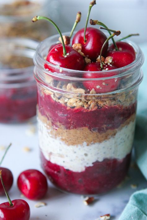 Cherry Pie Overnight Oats Bright Line Eating Recipes, Breakfast Parfait, Morning Oats, Cherry Compote, Parfait Breakfast, Cherry Season, Summer Breakfast, Vegan Yogurt, Gluten Free Grains