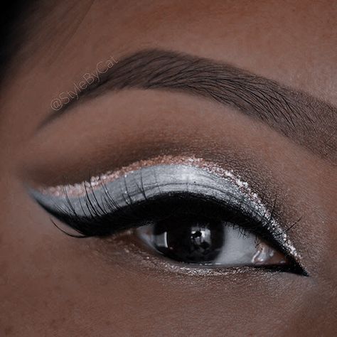 Alice In Wonderland Makeup, Wonderland Makeup, Disney Au, Star Child, Going Bald, Disney Princess Modern, Eye Pictures, Glitter Eye Makeup, Modern Disney