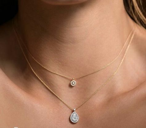 Mangalsutra Ideas, Layering Diamond Necklaces, Crystal Bridal Jewelry Sets, Diamond Chains, Gold Minimalist Jewelry, Layer Chain, Indian Jewelry Earrings, Diamond Pendants Designs, Modern Gold Jewelry