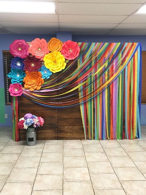 Mexican Party Theme, Fiesta Theme, Diy Birthday Decorations, Board Decoration, Mexican Party, Stage Decorations, Paper Towel Rolls, School Decorations, Disco Party