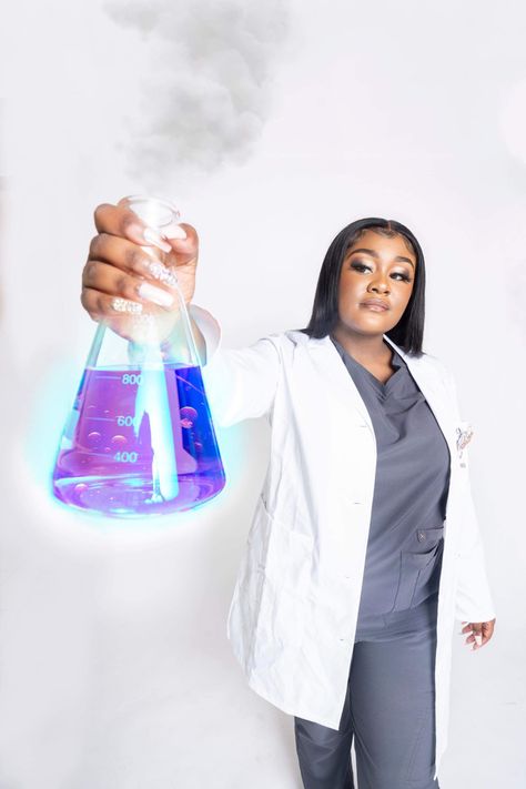 Lab Coat Photoshoot Ideas, Chemist Photoshoot, Lab Coat Photoshoot, Mlt Graduation Pictures, Science Major Graduation Pictures, Science Lab Photoshoot, Scientist Graduation Pictures, Biology Photoshoot, Laboratory Photoshoot