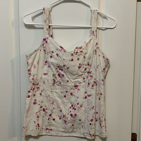 White And Pink Floral Dress Barn Blouse Never Worn Bin 2 Lana Del Rey Concert Outfit, Wearable Blankets, Lana Del Rey Concert, Tops Dress, Wearable Blanket, Pink Floral Dress, Summer 24, Dress Barn, Simple White