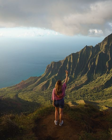 Nā Pali Coast, Kauai 💘 #hawaii #napalicoast #kauai #naturephotography #hawaiilife #hawaiitrip Nepali Coast Kauai Hawaii, "kaui Hawaii", Hawaii Vacation Aesthetic, Kauai Aesthetic, Hawaii Aesthetic Pictures, Hawaii Astethic, Hawaii Vibes Aesthetic, Hawaii Life Aesthetic, Kauai Hawaii Aesthetic