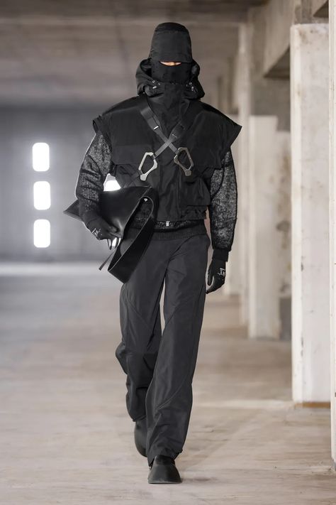 Convertible Clothing, Heliot Emil, Fall 2023 Ready To Wear, Hood By Air, Grad Ideas, 2023 Ready To Wear, Liquid Metal, Black Fire, Avant Garde Fashion