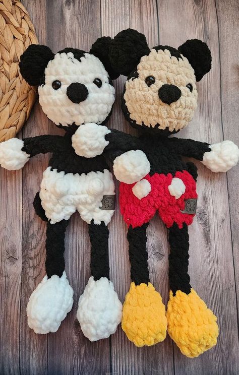 Mickey Mouse Inspired / Snuggler /Knotted Lovey /Security Blanket /Crochet /Amigurumi Crochet toys patterns free amigurumi #crochettoyspatternsfreeamigurumi #crochet #crochettoy #crochetpattern #crochetpatterns 1.680 Toys Quotes, Free Patterns For Crochet, Crochet Mickey Mouse, Mickey Mouse Toys, Minnie Mouse Christmas, Crochet Disney, Baby Mouse, Blanket Yarn, Christmas Plush