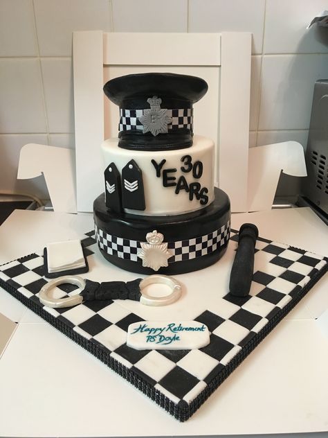 Police Sergeant Happy Retirement Cake Police Cake Design, Police Retirement Cake, Beach Hut Cake, Cake Police, Retirement Cake Ideas, Policeman Cake, Happy Retirement Cake, Police Birthday Cakes, Cop Party