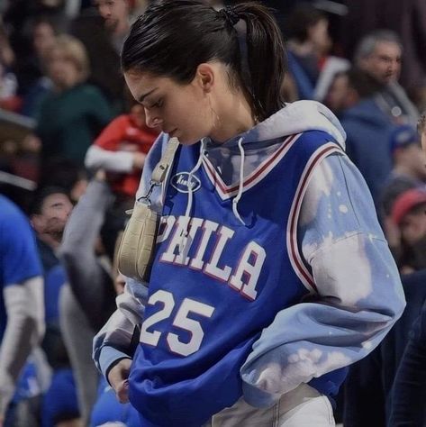 Nba Jersey Outfit, Baseball Jersey Outfit Women, Basketball Girls Outfits, Basketball Game Outfit Women, Basketball Jersey Outfit, Basketball Outfit, Baseball Jersey Outfit, Basketball Game Outfit, Jersey Fits