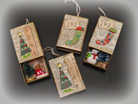 Matchbox Crafts, Matchbox Art, Craft Show, Miniature Christmas, Xmas Ornaments, Xmas Crafts, Small Boxes, Ornaments Diy, Box Art