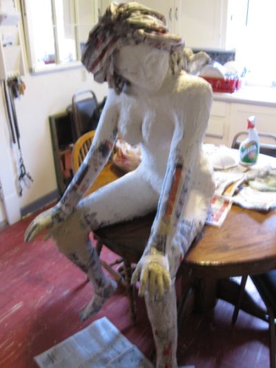 Guest Post – Making an Armature for a Paper Mache Figure Sculpture | Ultimate Paper Mache Paper Mache Art Projects, Paper Mache Projects, Paper Mache Dolls, Wire Armature, Paper Mache Clay, Figure Sculpture, Paper Mache Sculpture, Paper Mache Art, Paper Mache Crafts