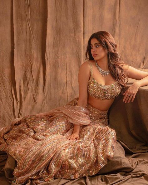 Manish Malhotra Lehenga, भारतीय दुल्हन सं�बंधी, Pengantin India, Janhvi Kapoor, Manish Malhotra, Ghagra Choli, Manish, Desi Fashion, Looks Chic