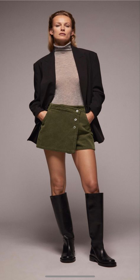 Green Courderoy Skirt Outfit, Green Corduroy Skirt Outfit, Corduroy Mini Skirt Outfit, Cord Skirt Outfit, Mini Skirt Winter, Corduroy Skirt Outfit, Rok Outfit, Cord Skirt, Green Mini Skirt