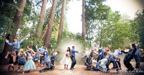 Funny Wedding Pictures, Geeky Wedding, Harry Potter Wedding Theme, Funny Wedding Photos, Harry Potter Style, Harry Potter Wedding, Harry Potter Theme, Wedding Entertainment, Wedding Party Photos