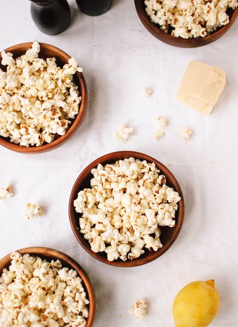 Lemon, Parmesan & Black Pepper Popcorn - Cookie and Kate Inexpensive Snacks, Cookie And Kate, Stovetop Popcorn, Gourmet Snacks, Flavored Popcorn, Popcorn Recipes, Snacks Für Party, Lemon Pepper, Wheat Free