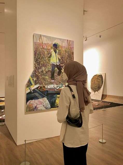 Ootd Museum Art, Ootd Museum, Museum Ootd, Outfit Hijab Ideas, Vintage Hijab, Outfit Ideas Hijab, Museum Outfit, Ootd Simple, Hijabi Outfit