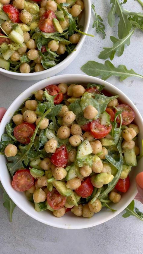 Avocado Salad Sandwich, Avocado Salad Vegan, Chickpea Avocado Salad, Avocado Goat Cheese, Chickpea Avocado, Salad Recipes Healthy Easy, Chickpea Salad Recipes, Avocado Salad Recipes, Fresh Salad Recipes