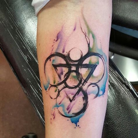 Watercolor Keywork Keywork Tattoo, Trickster Tattoo, Coheed And Cambria Tattoo, Captain America Tattoo, Tattoo Band, Culture Tattoos, Capt America, Coheed And Cambria, Ink Splatter