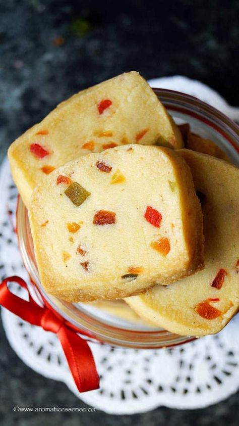 Step by step pictorial recipe to make tender and crumbly, melt in the mouth, egg-free fruit biscuits, Hyderabad Karachi bakery style. Karachi Biscuits, Tea Time Cookies, Fruit Biscuits, Candied Fruits, Eggless Cookies, Recipe Step By Step, Indian Tea, Eggless Baking, Free Fruit