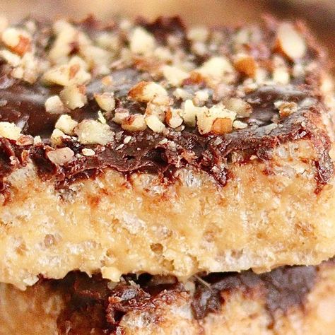 Jackie Thesing on Instagram: "✨NEW✨ National Cereal Day is coming up! Perfect time to debut these Turtle Rice Krispie Bars 😍 I will be demo-ing these on @twincitieslive this Thursday to celebrate. They have caramel Rice Krispie base and are topped with creamy chocolate ganache, pecans and sea salt. Find the recipe at the link in my profile. 

#turtlericekrispies #ricekrispiebars #easydessert #twincitieslive #dessertstagram #nobakedessert #caramelricekrispies #homebaker #bakersofinstagram #foodblogger" National Cereal Day, Blondie Dessert, Rice Krispie Bars, Rice Krispie, Creamy Chocolate, Chocolate Ganache, Pecans, Rice Krispies, No Bake Desserts