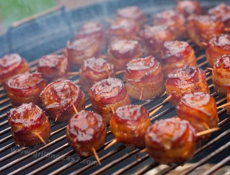 Appetizers For The Smoker, Appetizers On The Smoker, Appetizers On The Grill, Grill Appetizers, Wrapped Meatballs, Smoked Meatballs, Bacon Wrapped Meatballs, Grilled Appetizers, Bbq Meatballs