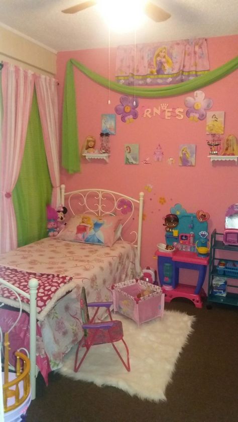 2000s Kids Bedroom, Nostalgic Bedroom, 2000s Bedroom, 2000s Room, Bedroom Kid, Disney Bedrooms, Pastel Home Decor, Ideas Hogar, Cute Bedroom Decor