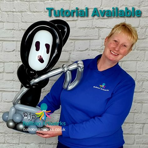 Learn how to make this Grim Reaper Halloween balloon centrepiece. Follow the link to Balloon Artworks website to find out more. Halloween Balloon Spider, Halloween Bubble Balloons, Halloween Balloon Twisting, Halloween Stuffed Balloon, Balloon Centrepiece, 60th Birthday Balloons, Balloon Training, Halloween Balloons Decorations, 21st Birthday Balloons