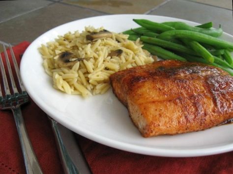 Orange Glazed Salmon, Maple Glazed Salmon, Salmon Glaze Recipes, Au Gratin Recipes, Weight Watchers Recipes, Baked Salmon Recipes, Pumpkin Bread Recipe, Glazed Salmon, Salmon Recipe