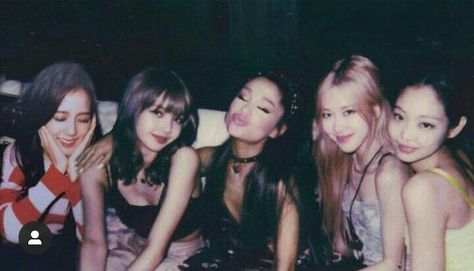 Blackpink with ariana grande omg they all look so gorgeous Blackpink In Your Area, Selena And Taylor, Blackpink Coachella, Ariana Grande Gif, Ariana Grande Fans, Ariana Grande Photos, Ariana G, Lisa Blackpink Wallpaper, Blackpink And Bts