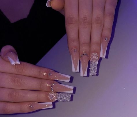 Simple But Cute Birthday Nails, Classy Baddie Nails Acrylic, Long Nail Inspo Baddie, 25th Birthday Nails, 18th Birthday Nails Ideas, Baddie Birthday Nails, Classy Baddie Nails, Coffin Nails Ombre, Acrylic Nail Shapes