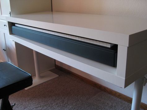 IKEA Hackers: Ein Kleine LACKtmusik  Storage for your keyboard!!! Brilliant!! Keyboard Table Ideas, Living Room Decor Ikea, Kitchen Standing Cabinet, Piano Table, Keyboard Storage, Piano Stand, Keyboard Table, Free Standing Kitchen Cabinets, Piano Desk