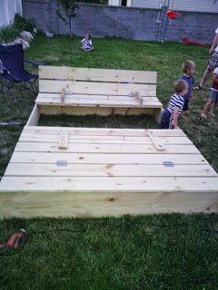 6' X 8' Sandbox.  With wood lid that opens into benches Great size, and nice clear instructions Sandbox With Benches, Sandbox Diy With Lid, Sandbox Hacks, Large Sandbox With Cover, Sandbox Ideas, Sandbox With Lid, Sandbox Plans, Sand Boxes, Build A Sandbox