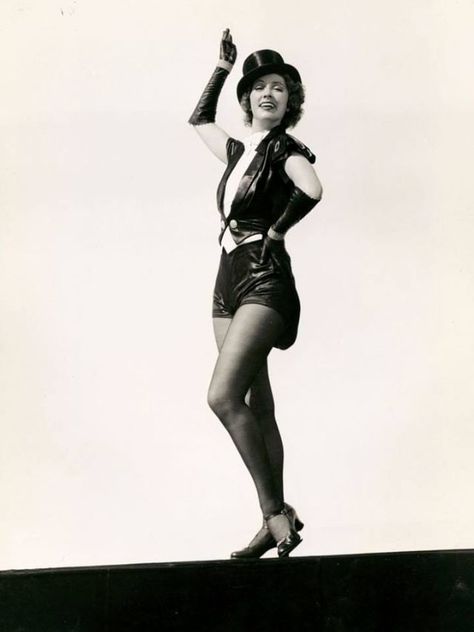 Queen of the Tap: 30 Fascinating Vintage Photographs Captured a Sexy Eleanor Powell While Dancing in the 1930s and ’40s ~ Vintage Everyday Eleanor Powell, Jack Benny, Robert Young, Ann Miller, Classic Jazz, Vintage Dance, Tap Dancer, Musical Film, Female Dancers